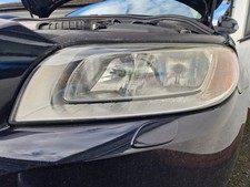 Volvo V70 P3 Passenger Headlight