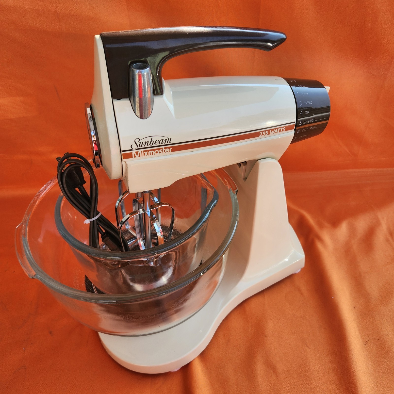 Vintage Sunbeam Mixmaster Stand Mixer with Bowls Beaters & Cord Model 1-7A