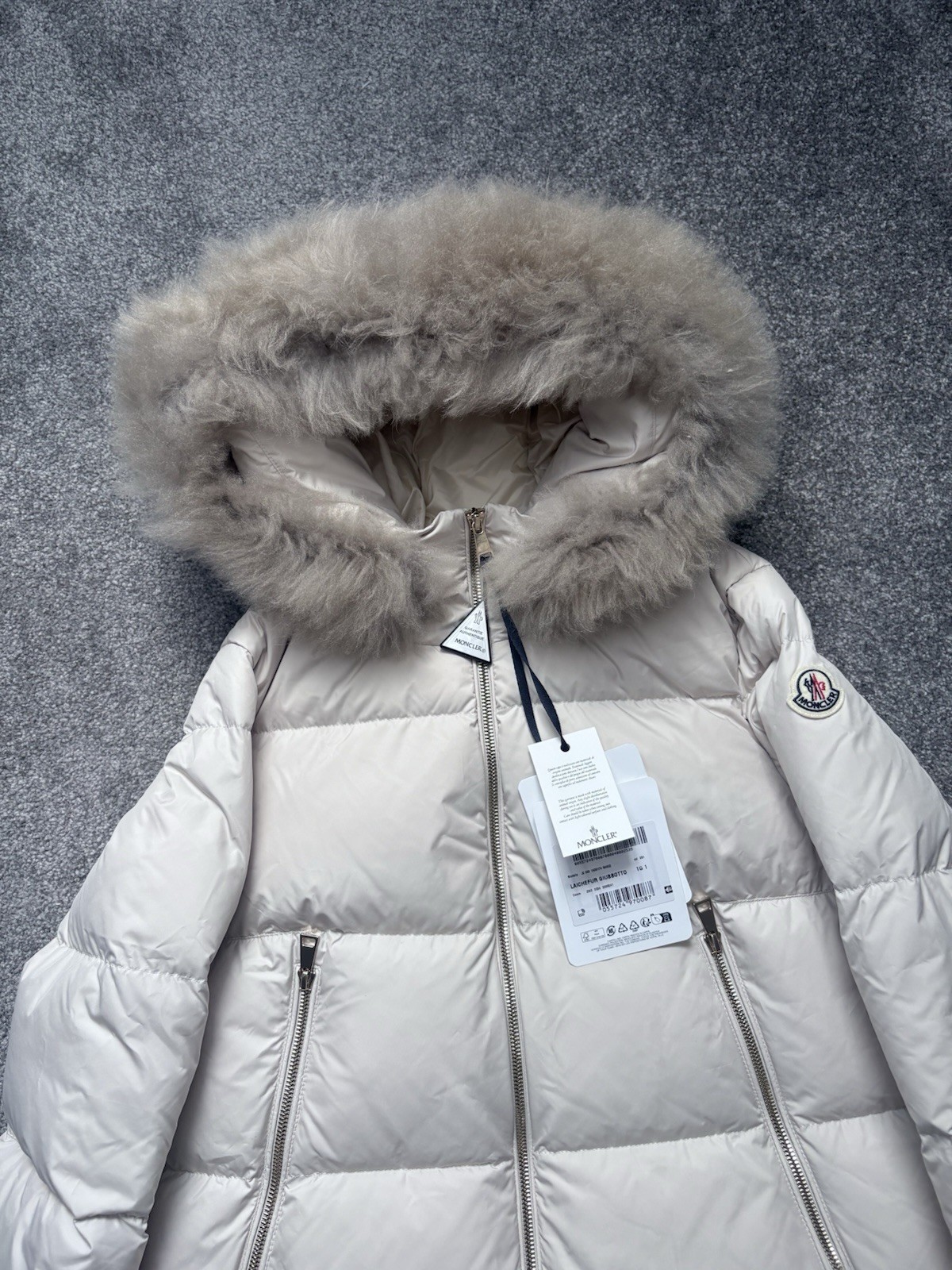 Moncler Laichefur Hooded Shearling-Trimmed Short Down Jacket RRP £1,920 image 2