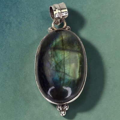 Vintage Artisan Crafted Sterling Silver Labradorite Gemstone Pendant 