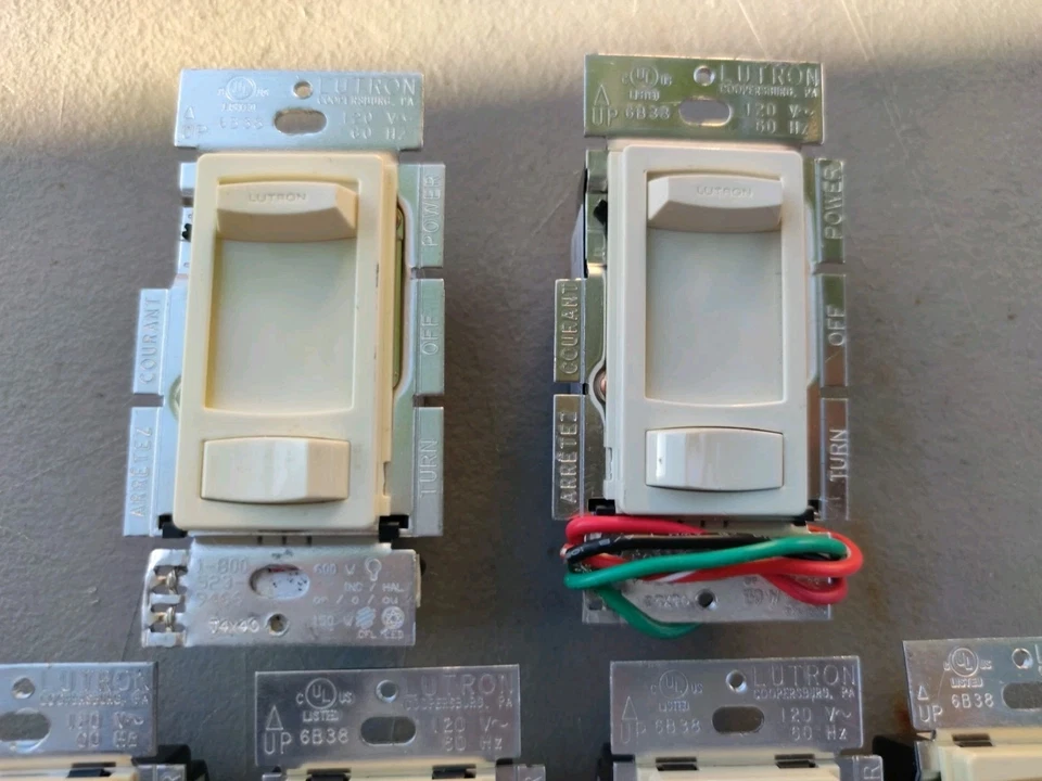 Interruptor atenuador Lutron Skylark CTCL-153P CFL/LED. Lote de 7 (PC) Marfil+Almendra Foto 2 de 4