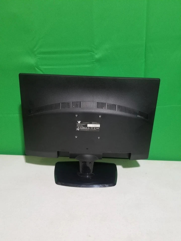 V7 Computer Monitor N1812 PC Display 18 In With Stand + Power Cord - Image 3 of 4