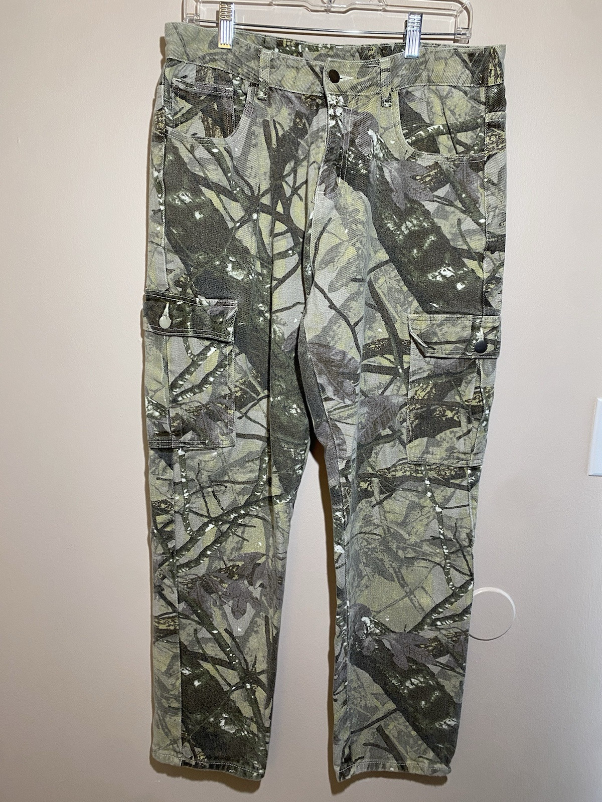 Men's 34 Camo Cargo Pants with Jean Style