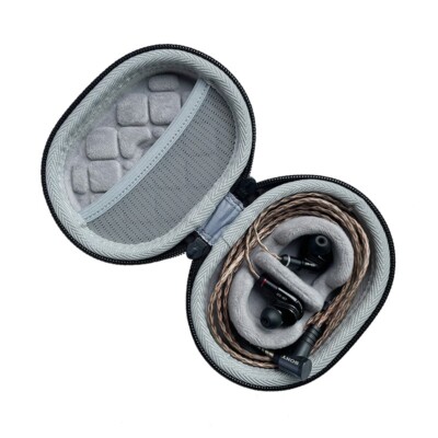 SHURE 535 有線イヤホン ケース付き SHURE535 イヤフォン本体と純正ケース SHURE535 イヤフォン本体と純正