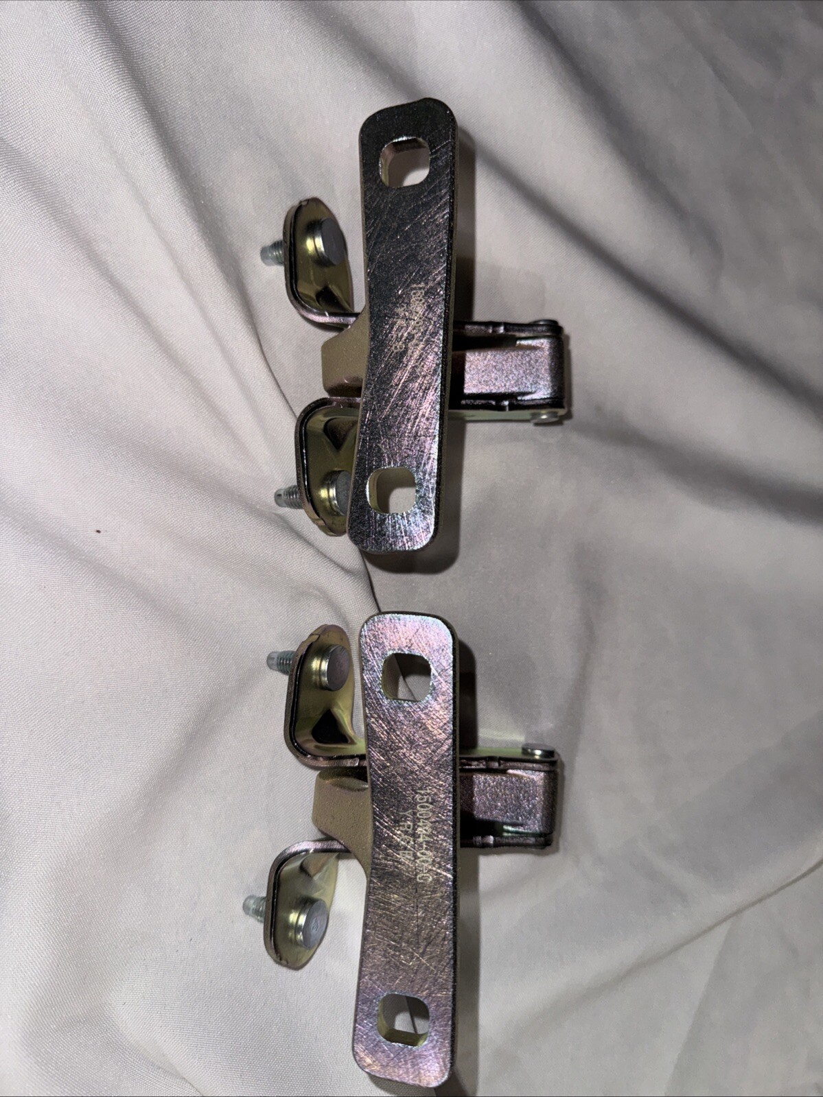 TESLA MODEL Y 2020-2024 TRUNK HINGE  RIGHT & LEFT 1500494-00-C 1500495-00-C OEM-image