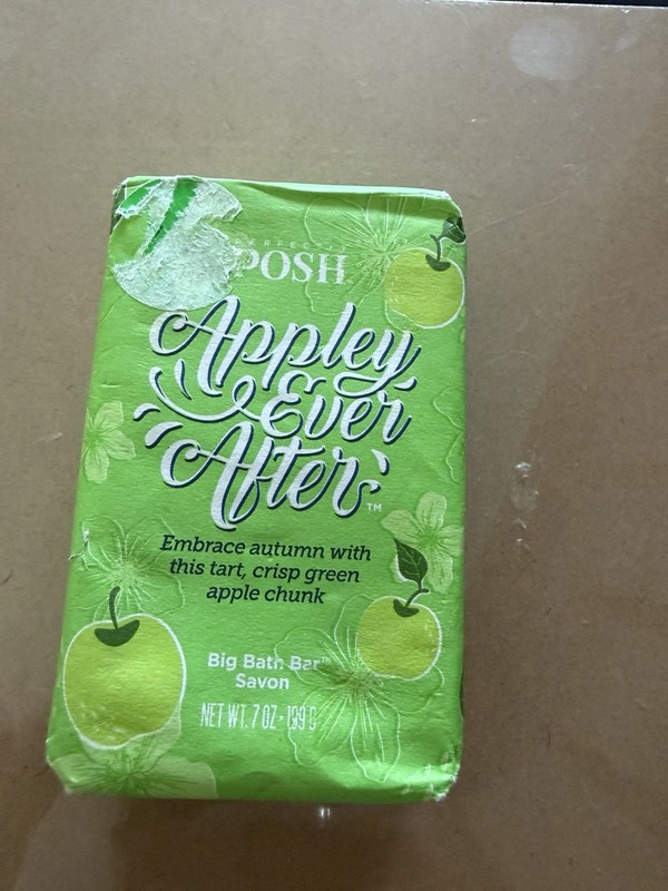 Perfectly Posh Big Bath Bar - Appley Ever After - Retired 