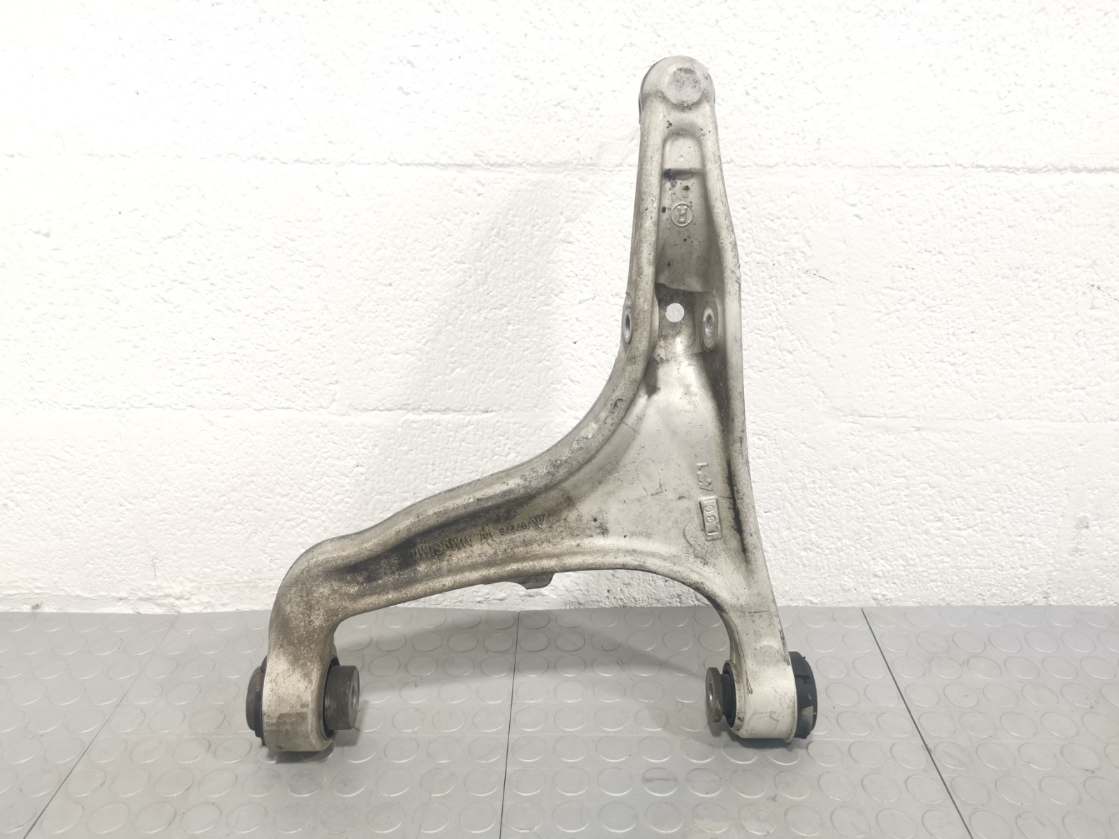 Maserati Levante 2017 AWD AUTO 3.0 L Front Right Lower Control Arm 06700319920
