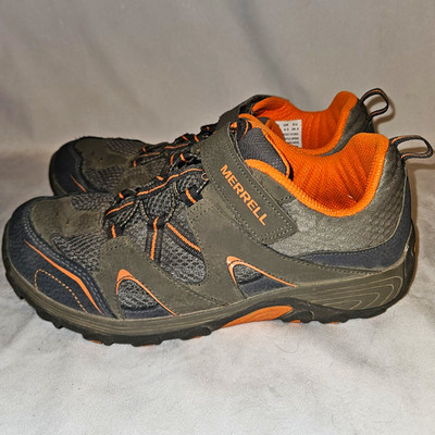 Merrell Big Kid's Low Top Trail Chaser Hiking Shoes - Size 5.5