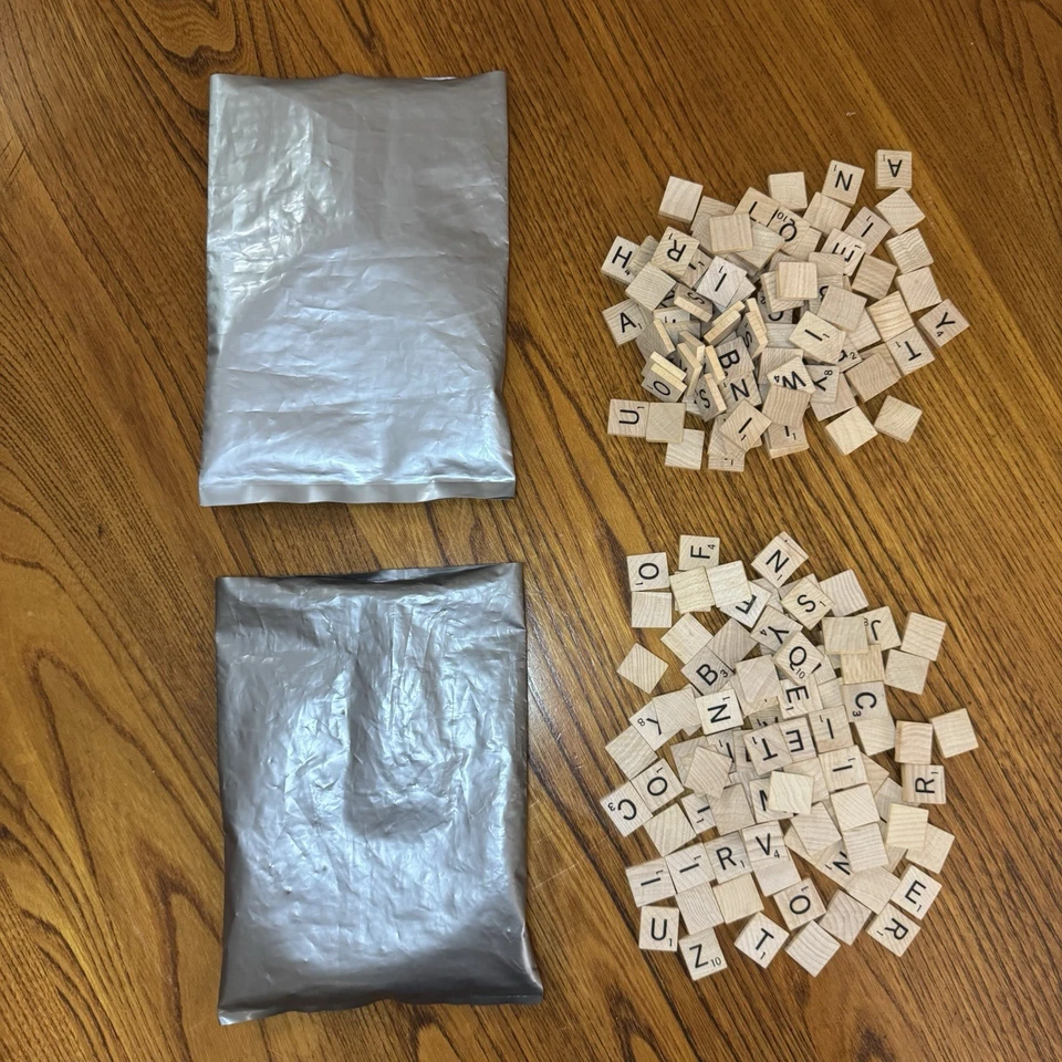 Lote de 194 letras de madera/artes y manualidades vintage de azulejos Scrabble Foto 2 de 2