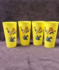 VINTAGE Limited Edition Nestlé Nesquik BUNNY Tumbler Cups Plastic Yellow 6.5 in