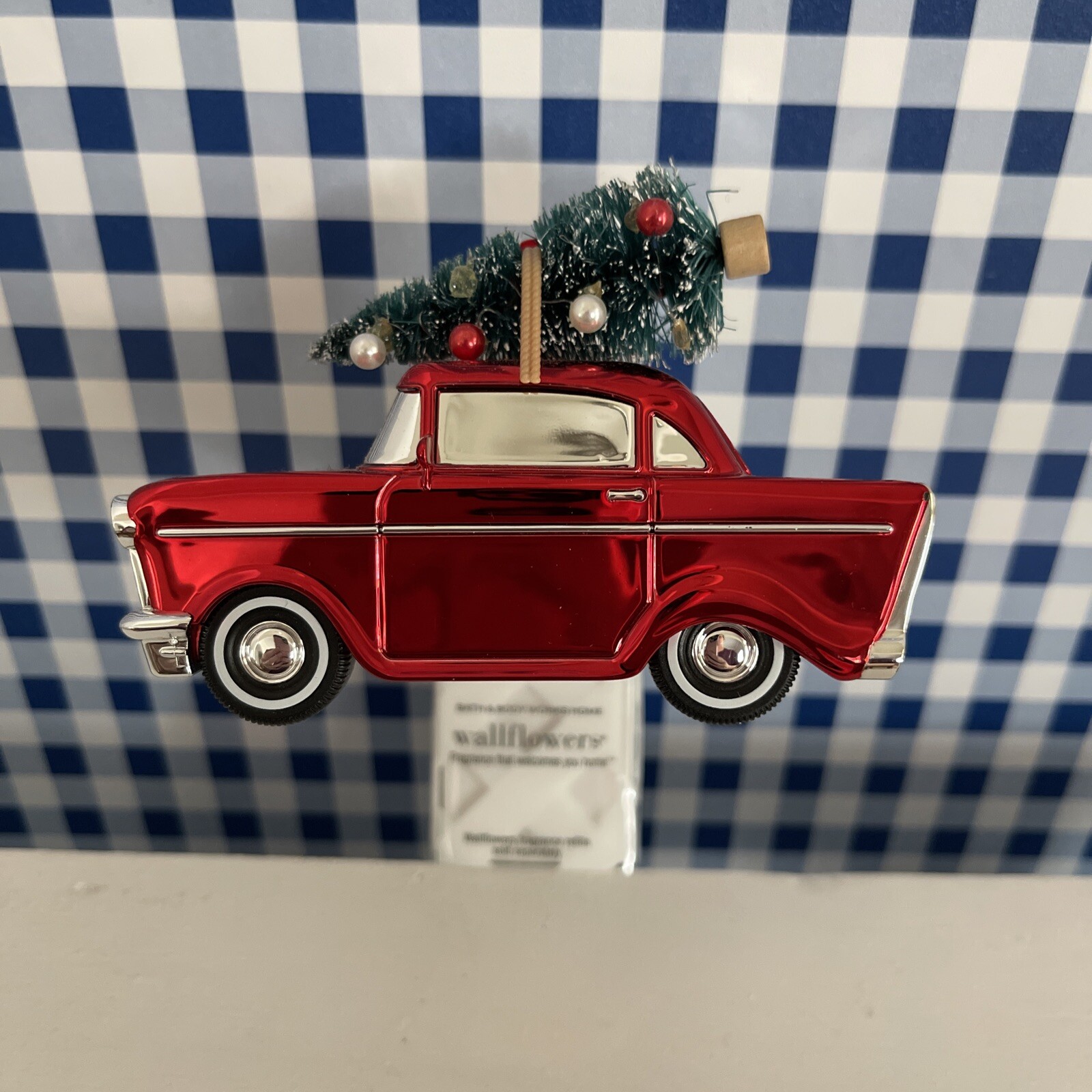 Bath & Body Works Retro Christmas Car with Tree Wallflower Plug In for Festive Holiday Decor-image