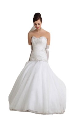 Hollywood Dreams wedding dress size 6-8 With Petticoat And Long