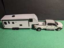 S 164 Scale Winnebago 5th Wheel 2405 Rl 2020 Slide Out Rv W Rotatible Wheels S 164 Scale Winnebago 5th Wheel 2405 Rl 2020 Slide Out Rv W Rotatible Wheels