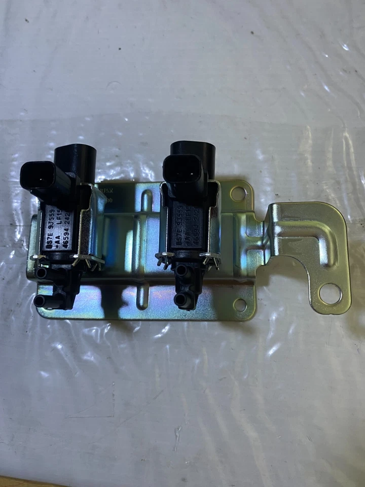 Collettore Elettronico Elettrovalvola Facile Installazione Ricambi Auto BS7E-9J559-AA - Immagine 4 di 4