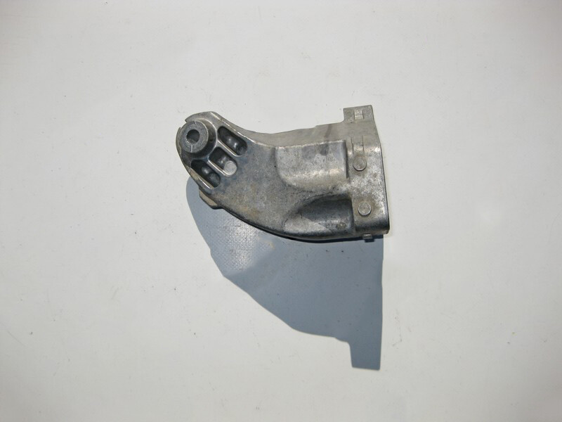 Mercedes-Benz A6422233304 Left engine mount bracket OM642 V6 3.0 