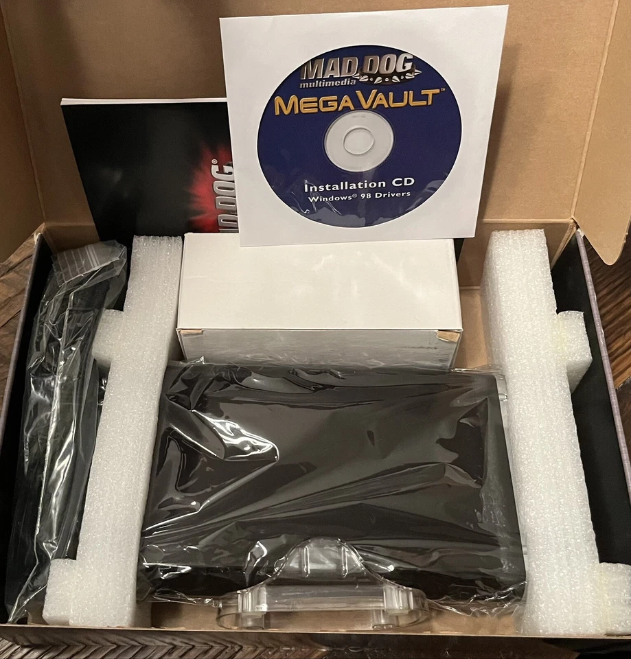 MAD DOG Mega Vault MD-AEN350COM 3.5” Aluminum Anodized Hard Drive Enclosure - Image 3 of 3