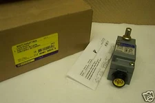 SQUARE D  9007C54A2Y1905 LIMIT SWITCH NEW 