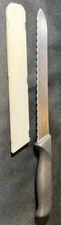 VTG Pampered Chef 9" Serrated Bread Knife & Protective Plastic Cover USA
