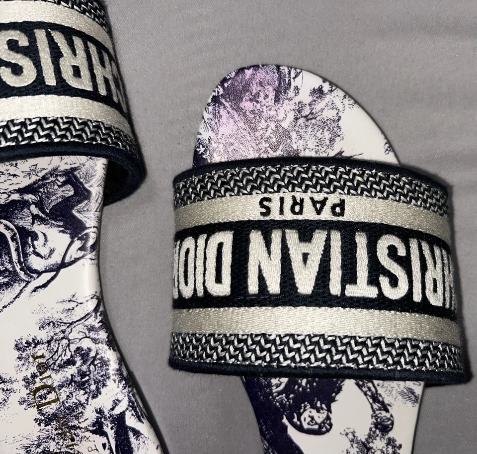 Sandalias Christian D bordadas azul marino Foto 2 de 4