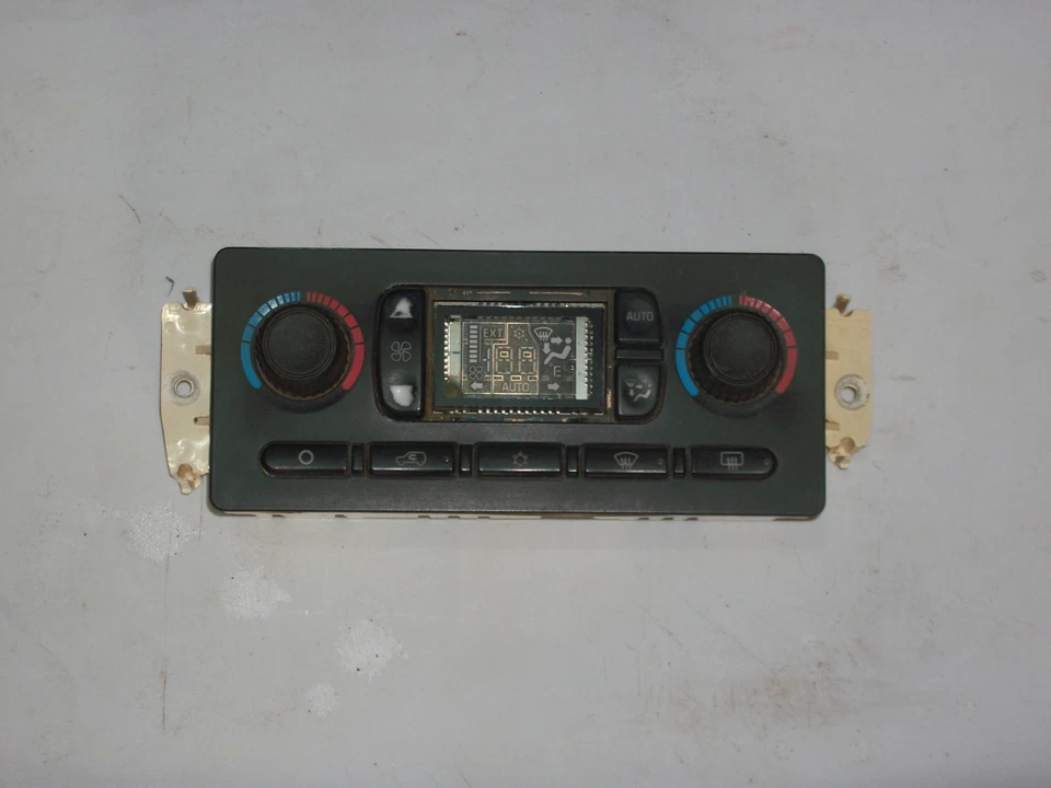 Interruptor de control de climatización para Chevrolet Trail Blazer 2005 15220319 falta plástico Foto 3 de 3