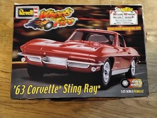 Revell 2004 SnapTite '63 Corvette Sting Ray Modellauto Bausatz 85-1915