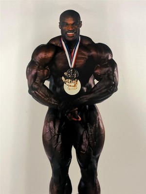 RONNIE COLEMAN bodybuilding muscle beefcake photo (rp)