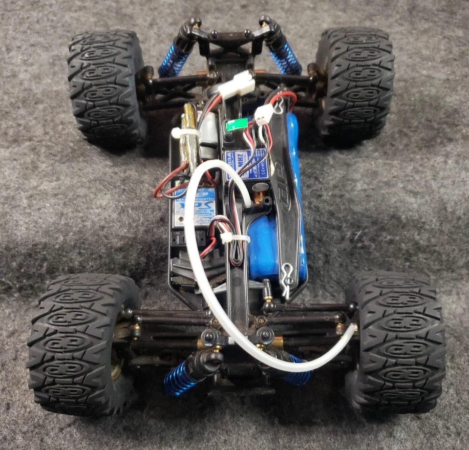 Team Associated Rc18mt Excellent  Untested condition.(C6B3) - Image 2 of 4