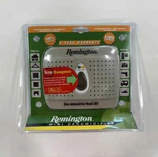 REMINGTON  ** MINI DEHUMIDIFIER ** 10 YEAR LIFE SPAN - NEW