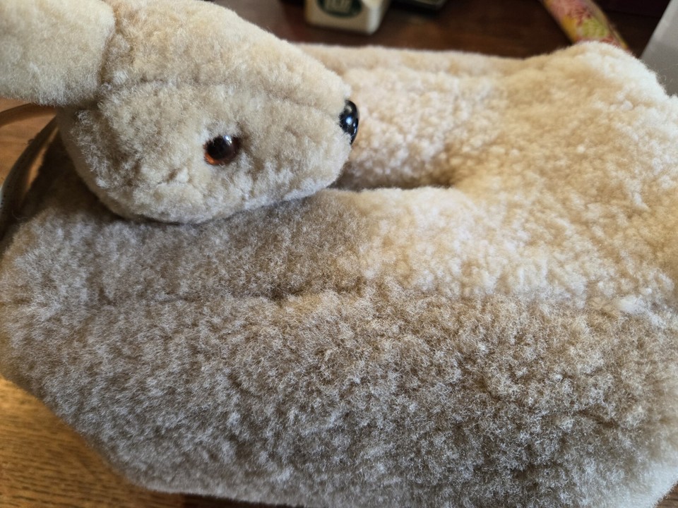 Ausfurs Australia Genuine Sheepskin Fur Kangaroo Tissue Box Cover