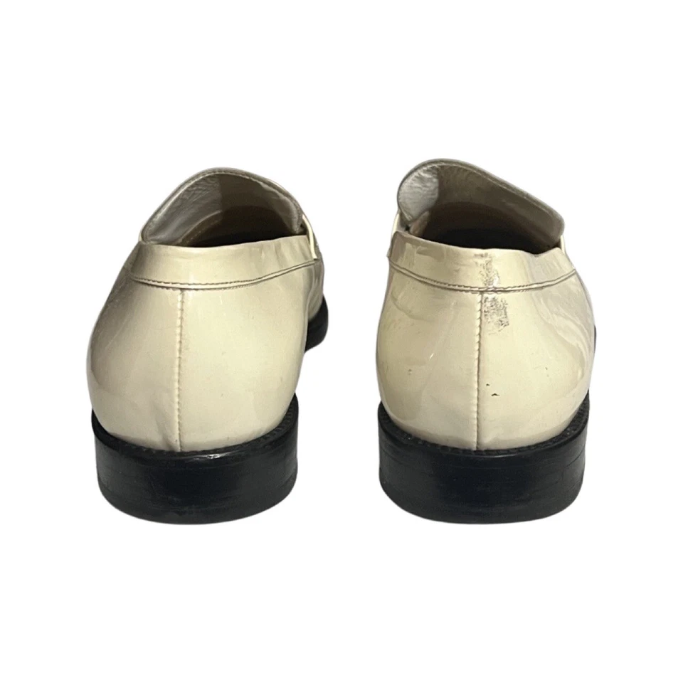 Authentic Vintage GUCCI White Loafers in good condition! Size 7 US Size 40 EU - Image 3 of 4