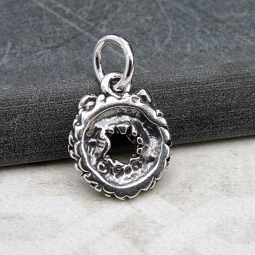 925 Sterling Silver Christmas Wreath Charm - Christmas Charm - Christmas Jewelry - Picture 2 of 2