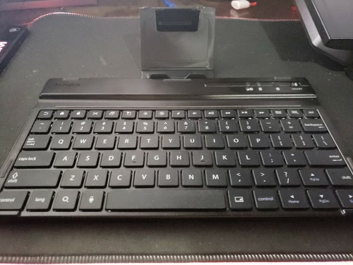 TARGUS Wireless Bluetooth Tablet/Phone Keyboard AKB35 BRAND NEW!!!! - Picture 2 of 6