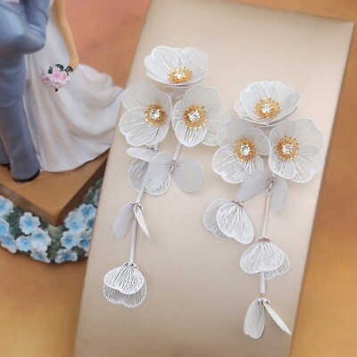 Boucles D'oreilles Clip Doré Longues Fleur Métallique Rouge - Style Princesse Kate - Neuves