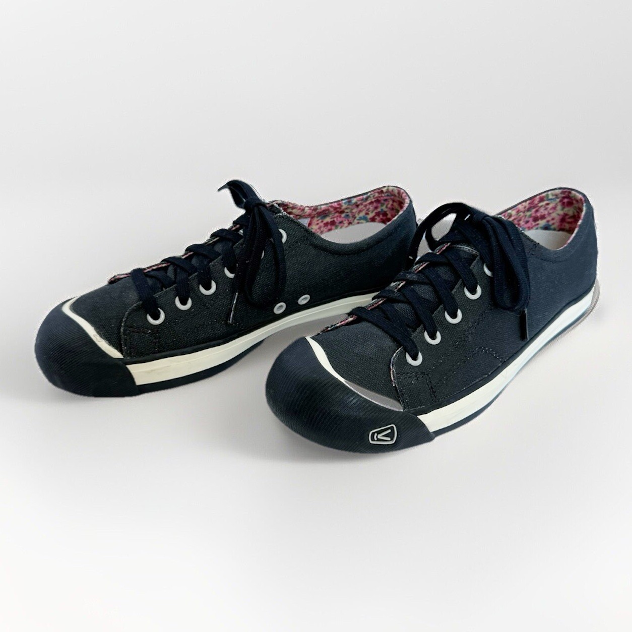 Zapatilla deportiva Keen Coronado negra con cordones bajos de lona informal cómoda 8,5