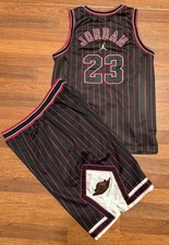 VINTAGE NIKE AIR JORDAN PINSTRIPE WINGS SHORTS M And JERSEY L SET JUMPMAN