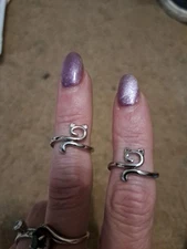 2PCS Crochet Rings Cute Cats Yarn Guide Rings Adjustable Size Knitti