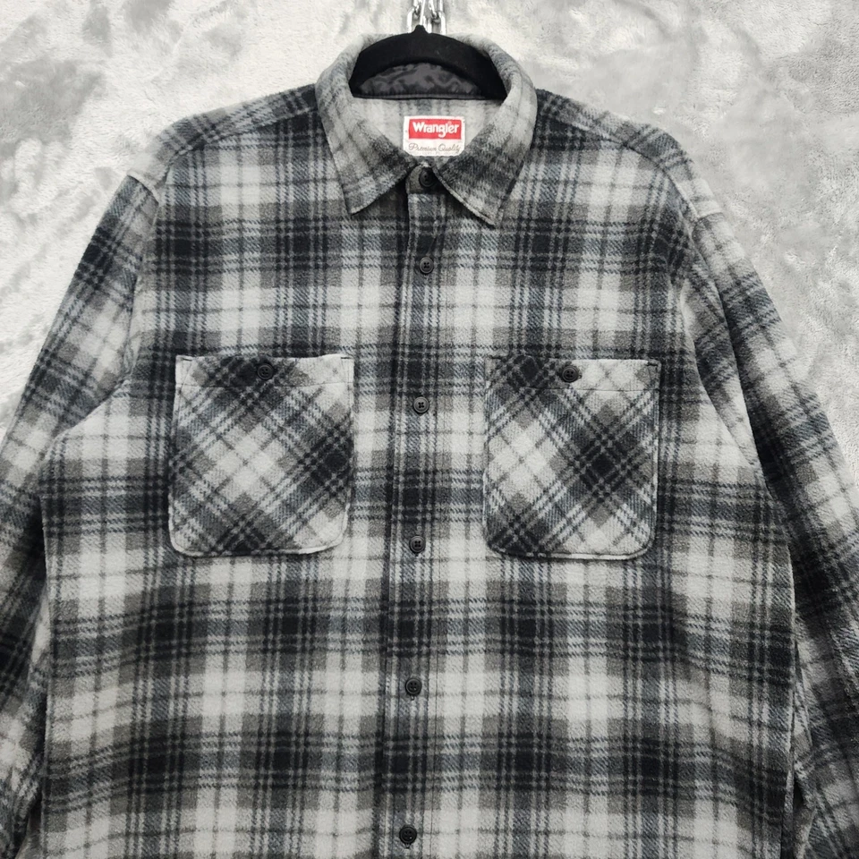 Wrangler Shirt Mens M Gray Black Plaid Fleece Flannel Button Front Long Sleeve - Image 2 of 4