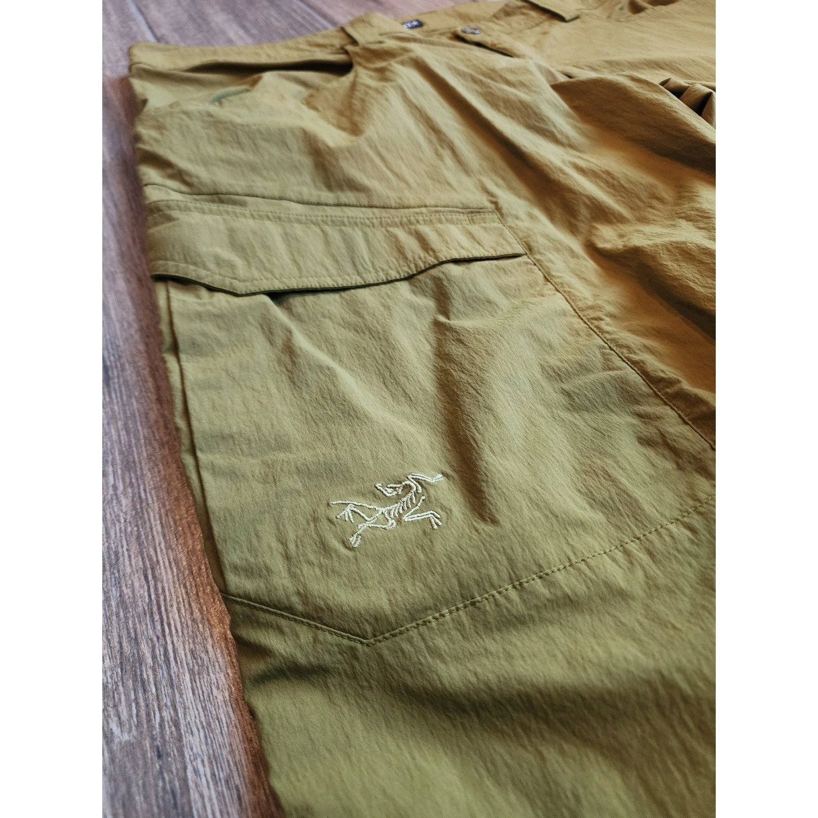 Arcteryx Mens Rampart Cargo Hiking Pants Olive Green 38x27 Stretch Trekking
Opens in a new window or