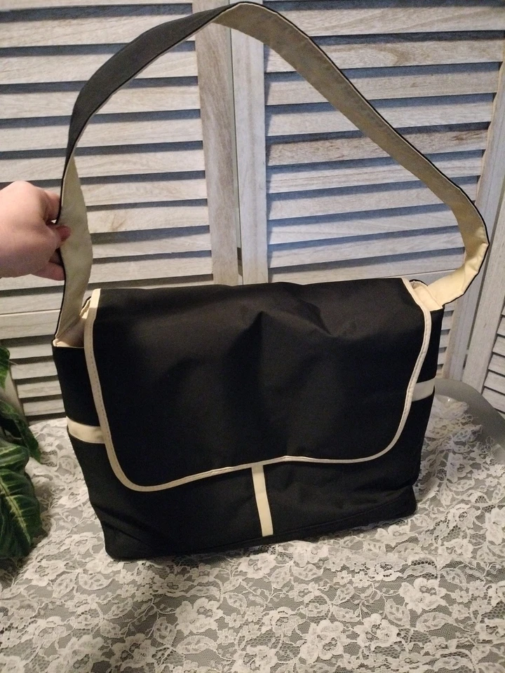 Medela Metro Breast Pump Bag - Black and Yellow Insulated Padded Bag - Image 2 of 4