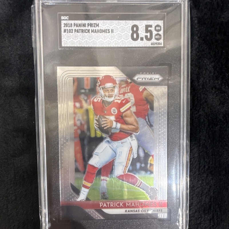 SGC 8.5 2018 Panini Prizm Patrick Mahomes II #102 Kansas City Chiefs
