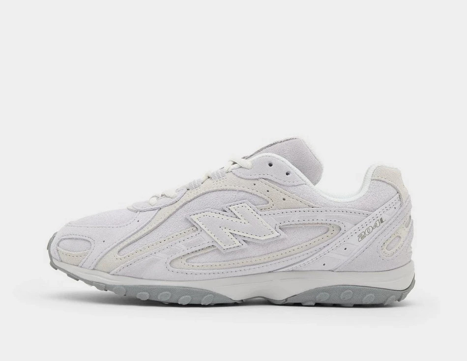 New Balance 204L Women's Trainers in Purple Shoes