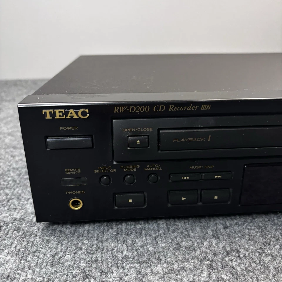 TEAC RW-D200 CD Recorder/dubbing Parts or Repair Playback Side Stuck Right Works - Image 4 of 4