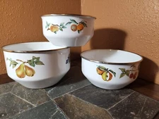 Three-Piece Tabletops Unlimited Nesting Mixing Bowls