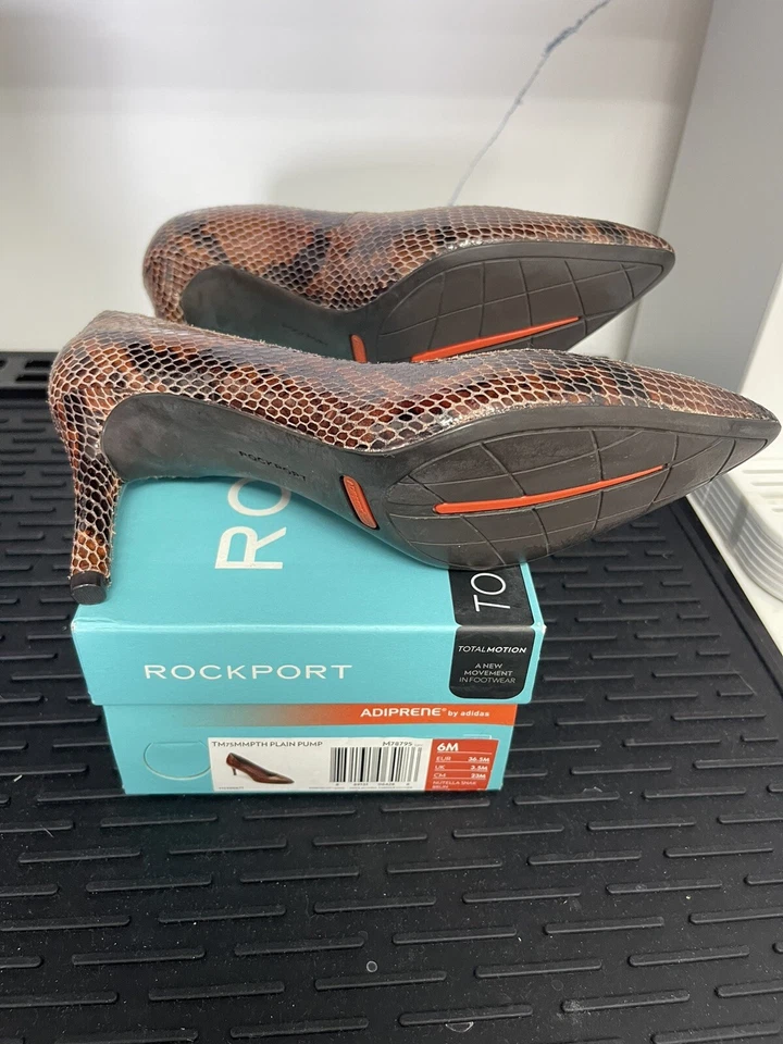 Bomba para mujer Rockport 75 mm Total Motion talla 6M M78795 Nutella Snake Brun nueva en caja Foto 4 de 4