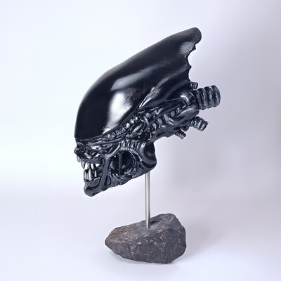 Xenomorph Ripped of Alien Head Skulptur