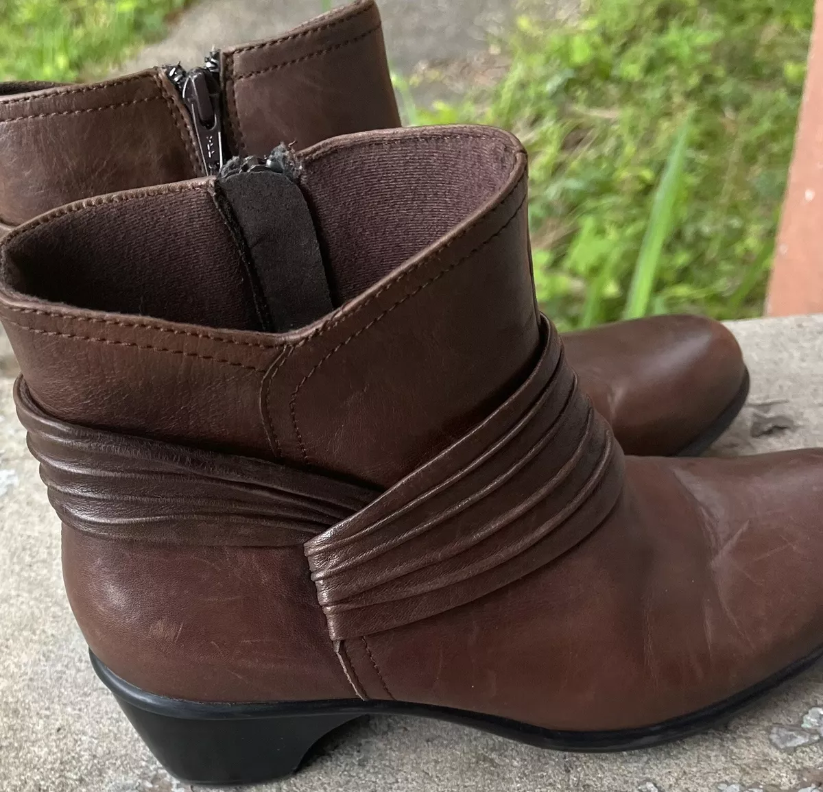 Clarks bendables boots deals