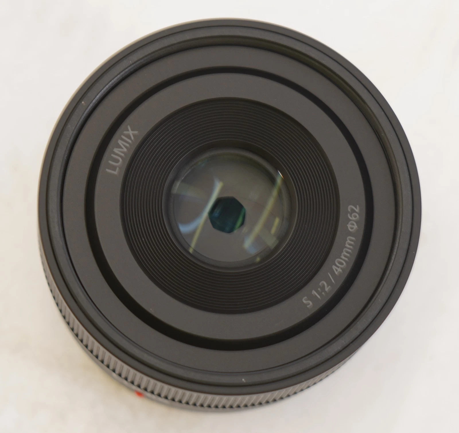 Panasonic LUMIX S 40mm f/2 Compact Prime L-Mount Lens (Black) image 1