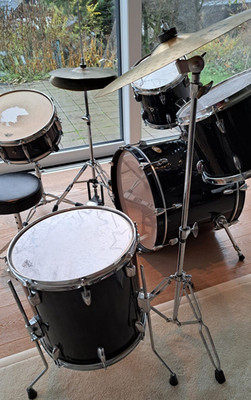 Quintus Akustisches Drum Kit 5-teilig schwarz mit Bass Drum, Snare, Hi-Hat