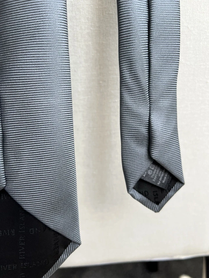 Mens River Island Pure Silk Grey Striped Smart Formal Event Tie 3.25" Wide - Image 4 of 4