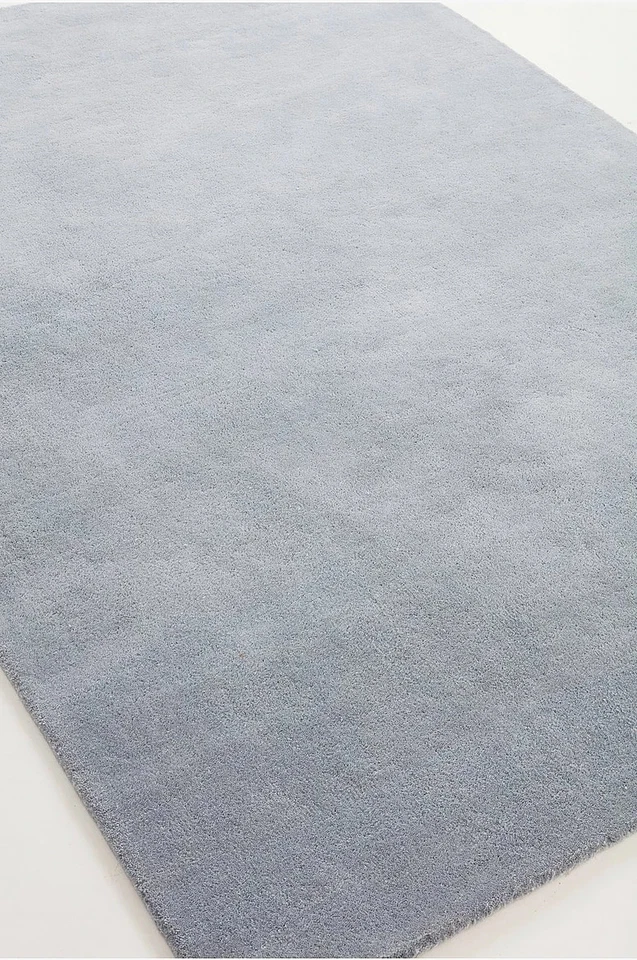 Gray Solid Color Hand Tufted Woolen Rug 8x10 ft for Modern Spaces - Image 2 of 4